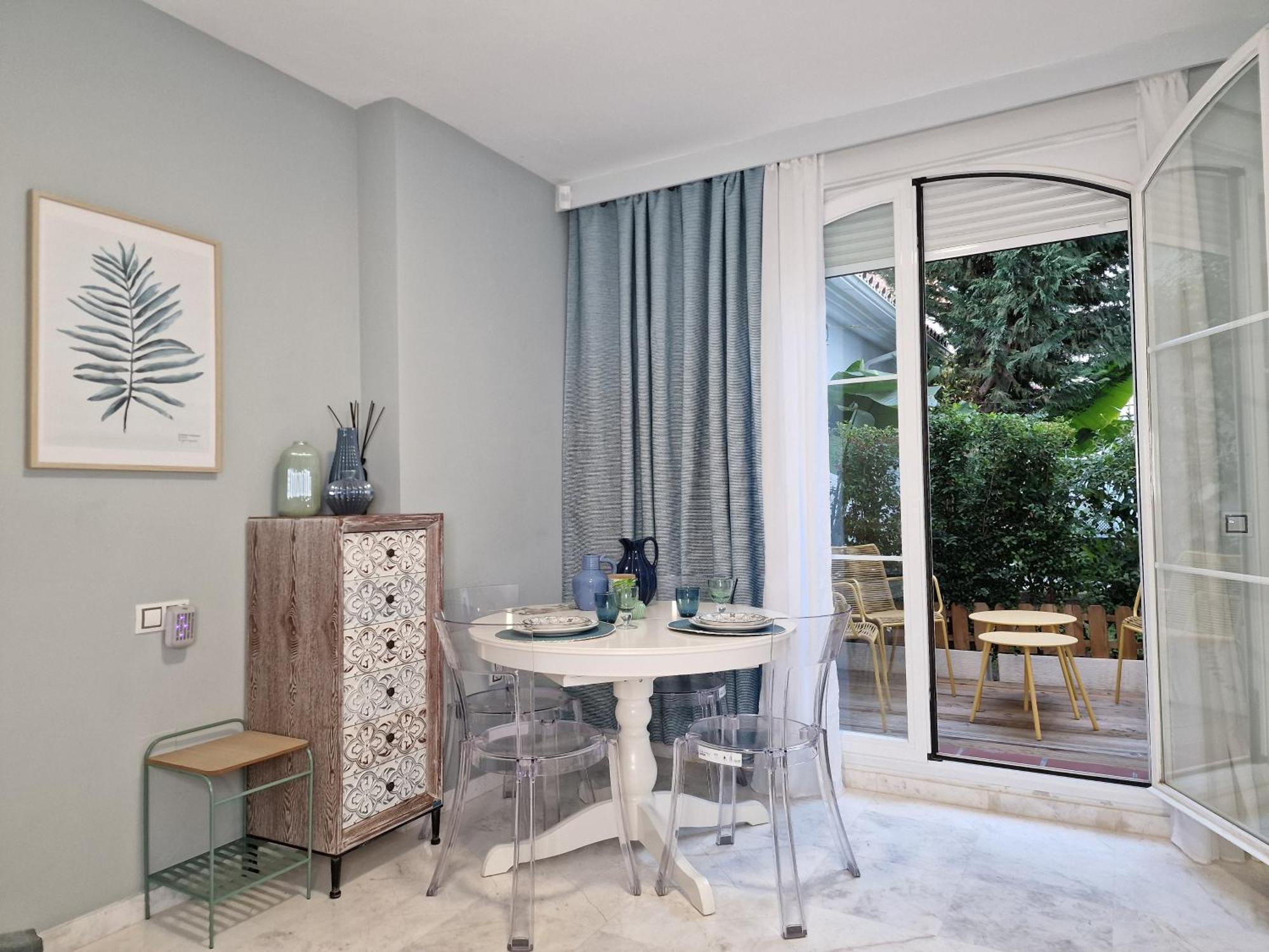 Апартаменты Sun & Palms - Cozy Flat In Quiet Neighbourhood With A Great Pool Area Малага Экстерьер фото