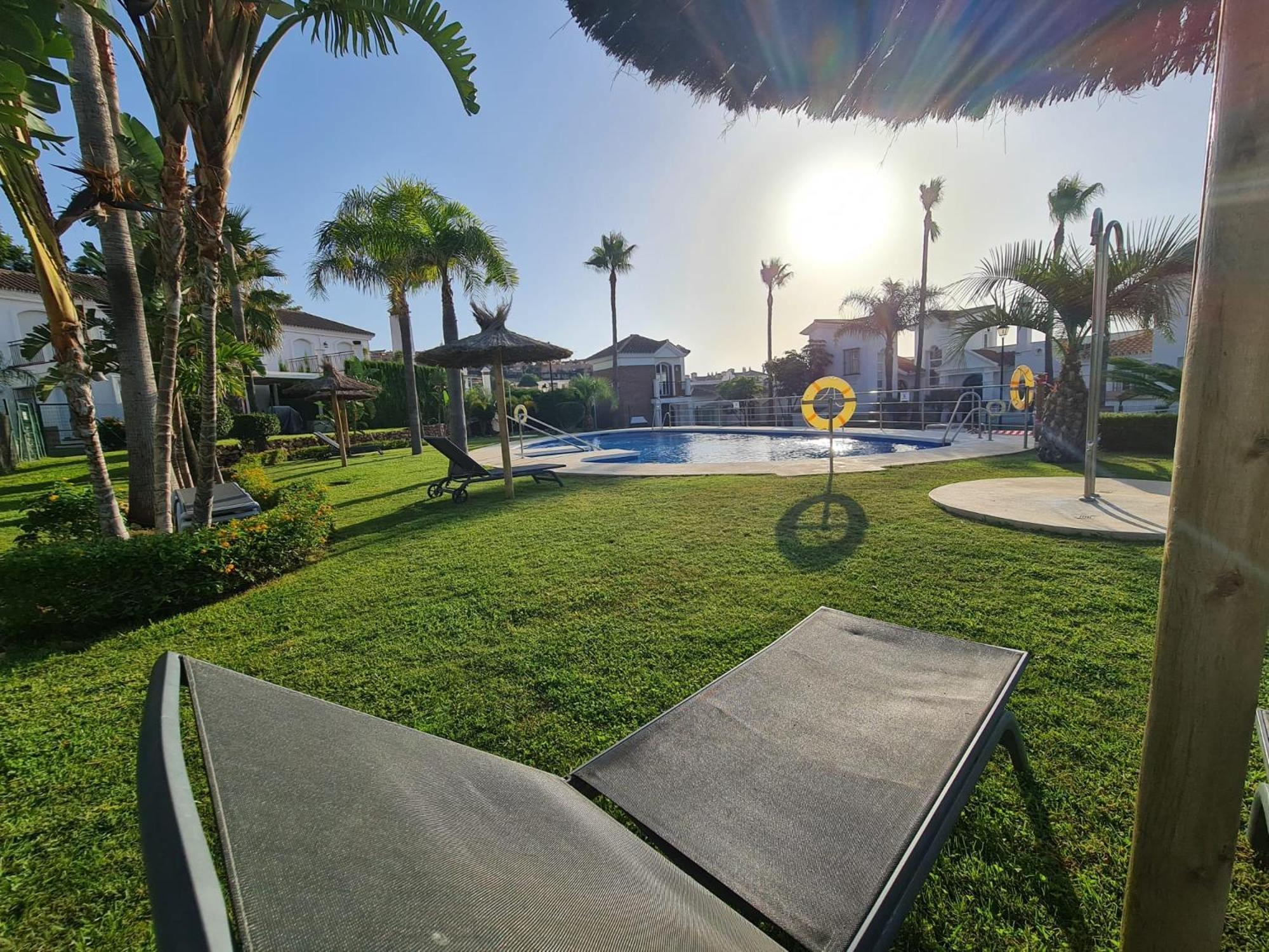 Апартаменты Sun & Palms - Cozy Flat In Quiet Neighbourhood With A Great Pool Area Малага Экстерьер фото