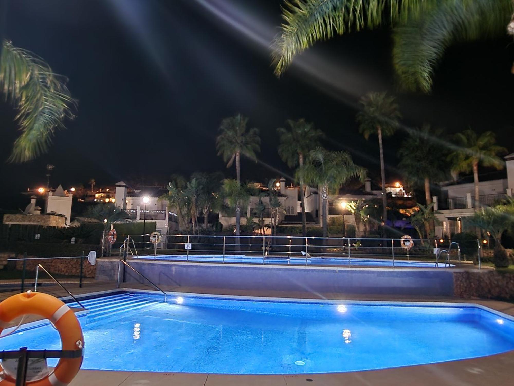 Апартаменты Sun & Palms - Cozy Flat In Quiet Neighbourhood With A Great Pool Area Малага Экстерьер фото
