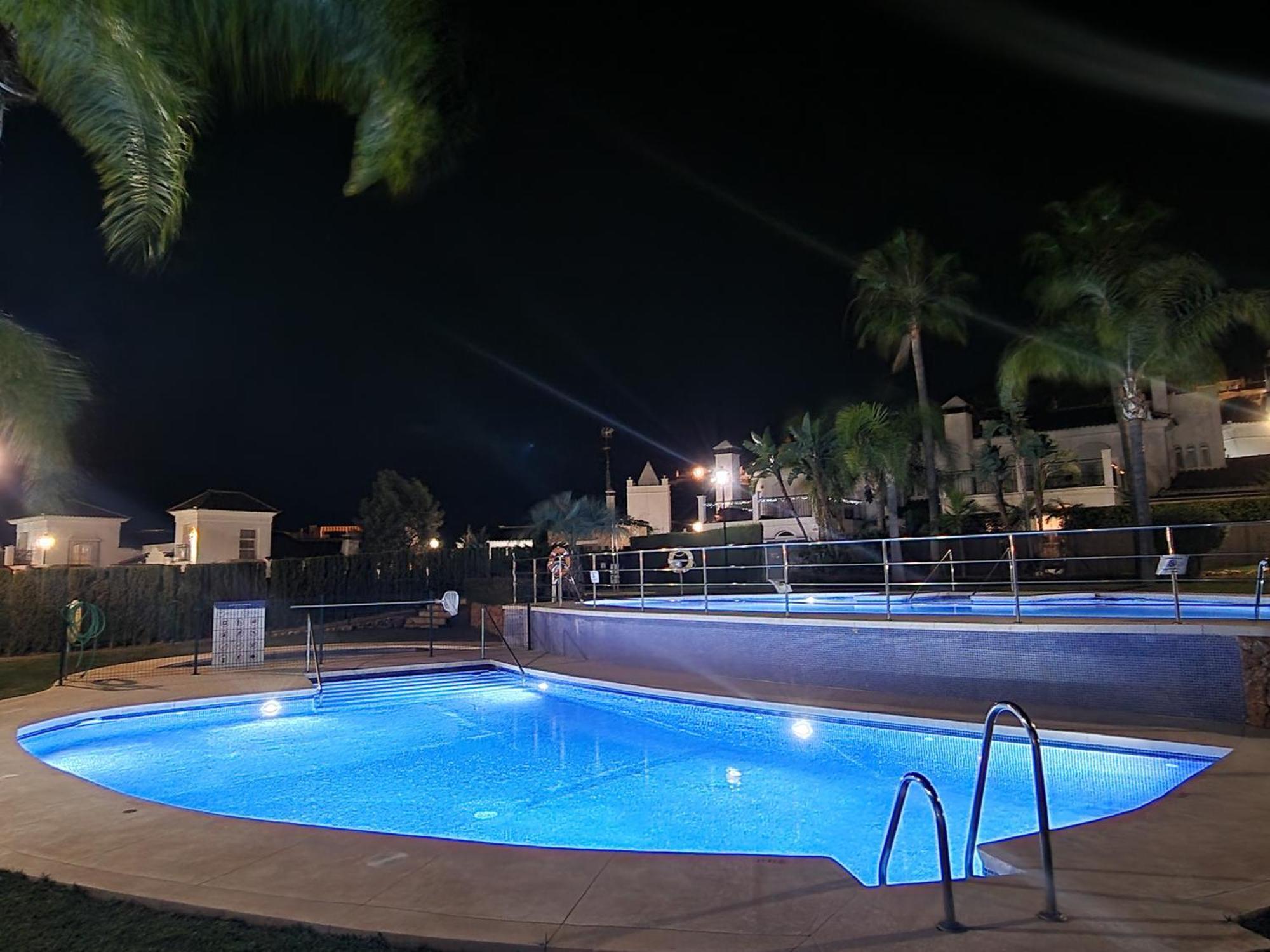 Апартаменты Sun & Palms - Cozy Flat In Quiet Neighbourhood With A Great Pool Area Малага Экстерьер фото